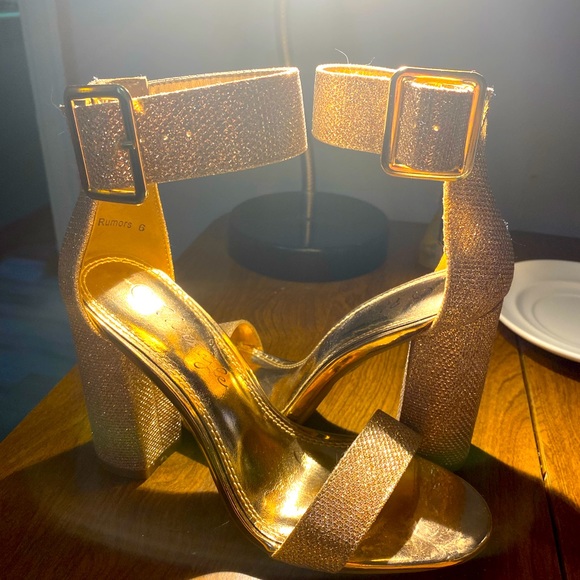 Going out high heels - Picture 2 of 3